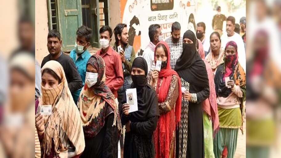 UP Burqa: उपचुनाव से पहले बुर्का पर जंग, सपा ने लिखा चुनाव आयोग को खत