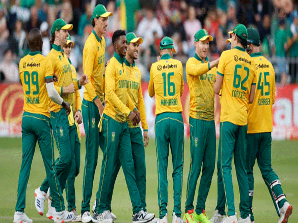 पहले भारत के हाथों मिली करारी हार, अब साउथ अफ़्रीका के इस गेंदबाज पर लगा भारी जुर्माना पहले भारत के हाथों मिली करारी हार, अब साउथ अफ़्रीका के इस गेंदबाज पर लगा भारी जुर्माना