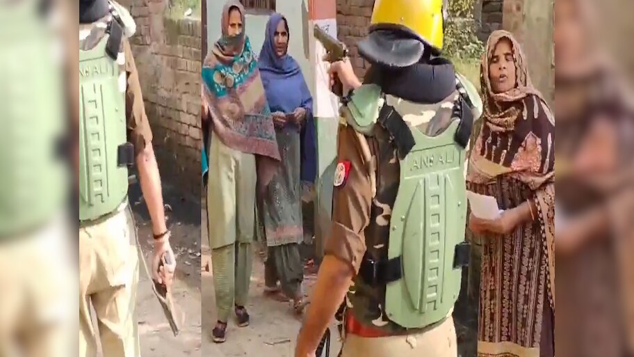 रिवॉल्वर लहराते SHO का वीडियो वायरल, अखिलेश ने लगाया वोटर्स को डराने का इल्जाम