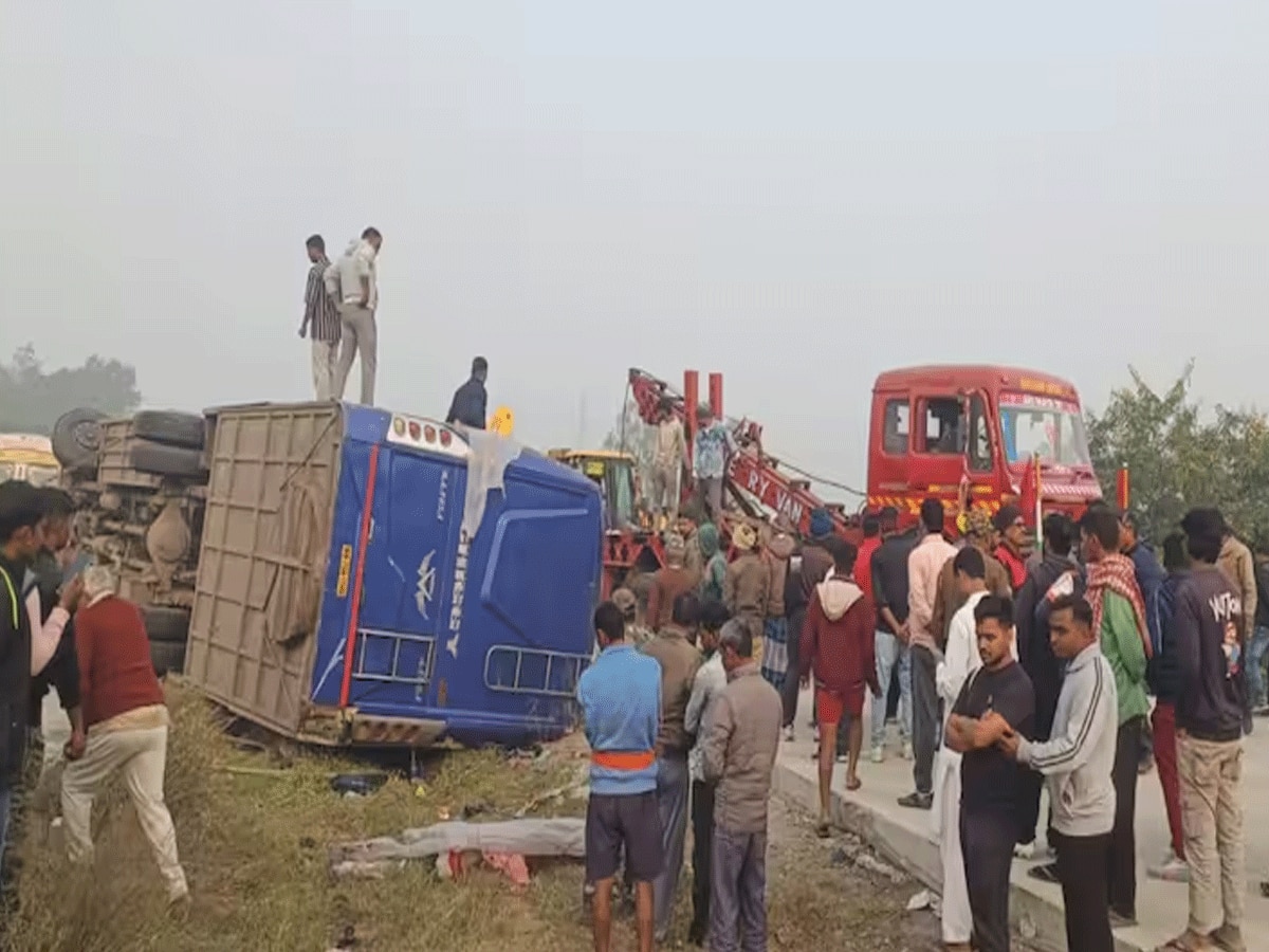 Hazaribagh Bus Accident: कोलकाता से पटना जा रही बस का हजारीबाग में पलटी, 7 की मौत, 25 से ज्यादा घायल