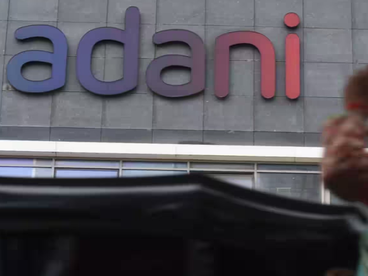 Adani Group News: रिश्वत लेने के मामले में गौतम अदाणी और उनके भतीजे सागर को SEC ने भेजा नोटिस 