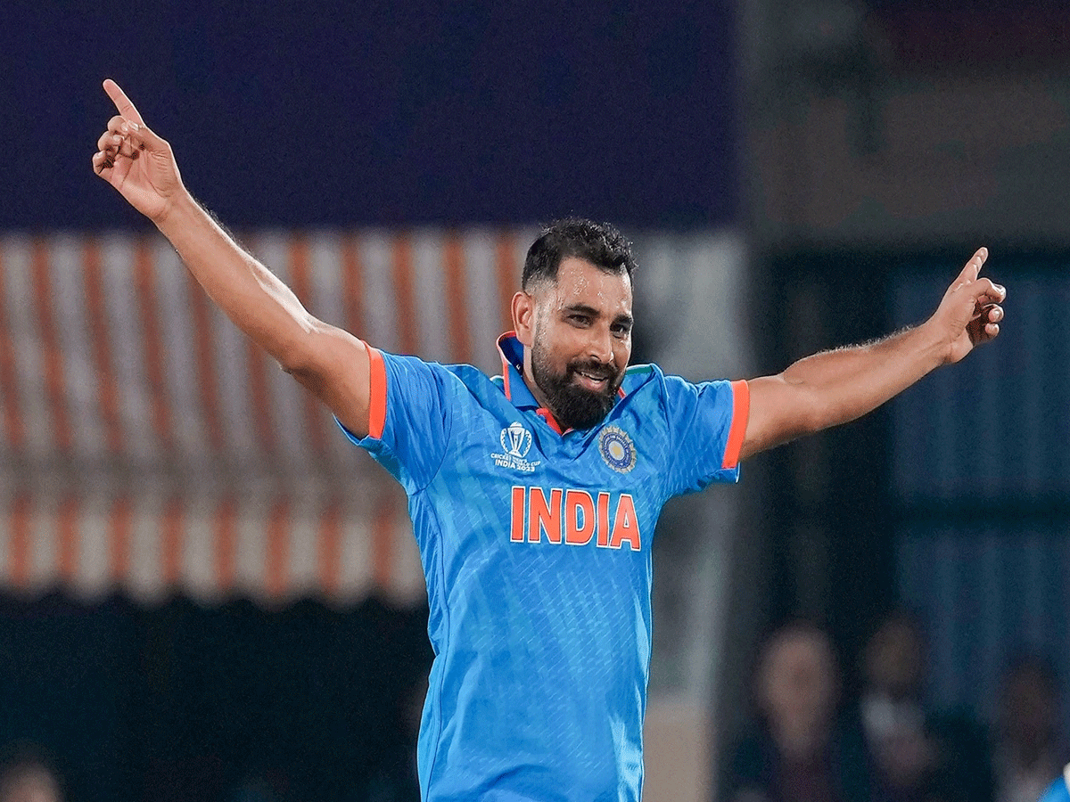 Mohammed Shami IPL 2025 Price: आलोचकों को मिला करारा जवाब, मालामाल हुए मोहम्मद शमी, SRH ने लगाई इतने करोड़ की बोली Mohammed Shami IPL 2025 Price: आलोचकों को मिला करारा जवाब, मालामाल हुए मोहम्मद शमी, SRH ने लगाई इतने करोड़ की बोली