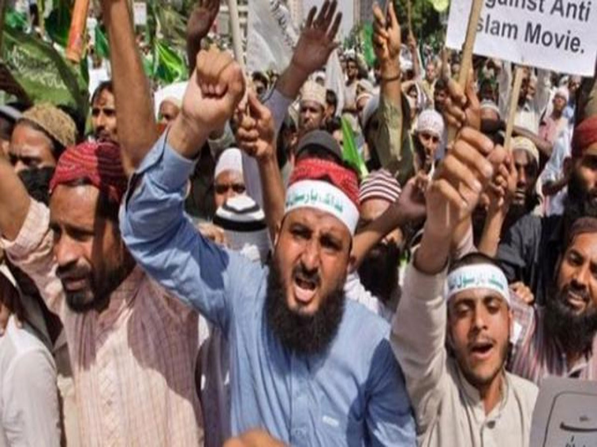 क्या PoK के लोग हैं 'दहशतगर्द'? पाक गृह मंत्री पर लगा संगीन इल्जाम क्या PoK के लोग हैं 'दहशतगर्द'? पाक गृह मंत्री पर लगा संगीन इल्जाम