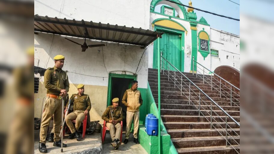 Sambhal News: दंगा मुतास्सिर इलाके का दौरा करेगा सपा डेलिगेशन, 12 लोग शामिल