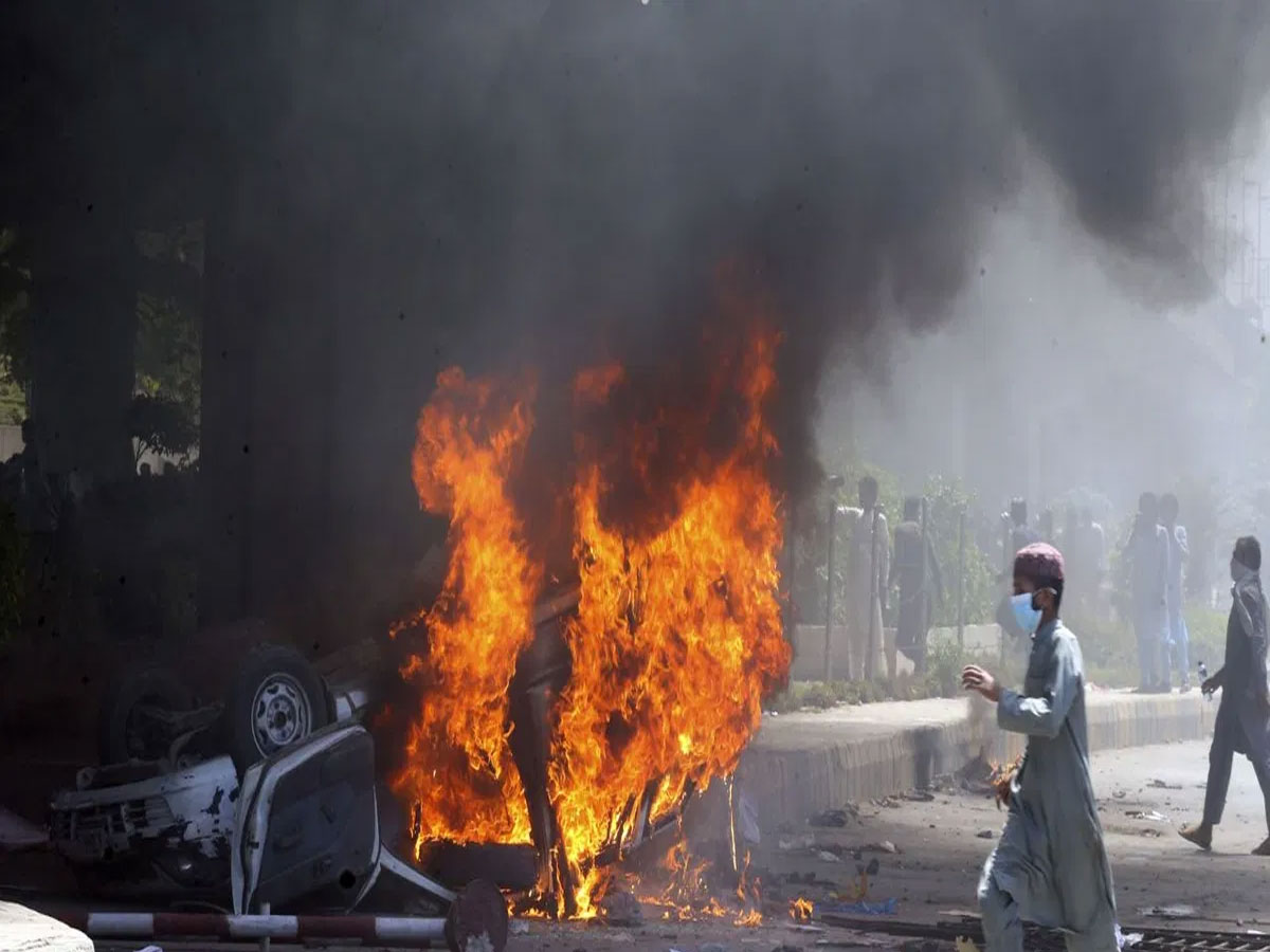 Pakistan News: सांप्रदायिक हिंसा में 88 लोगों की मौत, जानिए क्यों आपस में भिड़े मुसलमान? Pakistan News: सांप्रदायिक हिंसा में 88 लोगों की मौत, जानिए क्यों आपस में भिड़े मुसलमान?