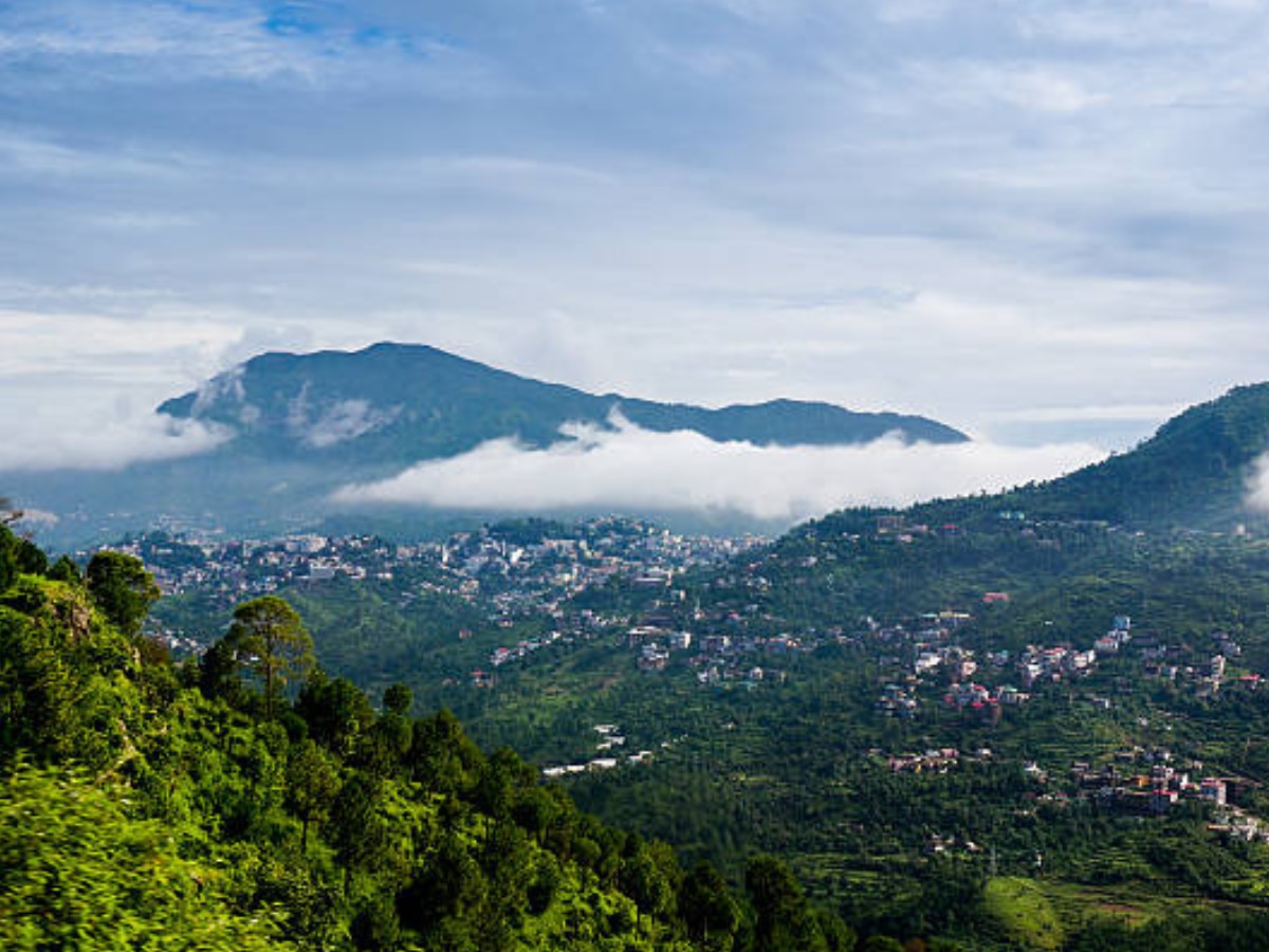 Weather Update:  दिल्ली में गुलाबी ठंड से निकले रजाई-कंबल, इन राज्यों में धड़ाम से गिरेगा पारा 