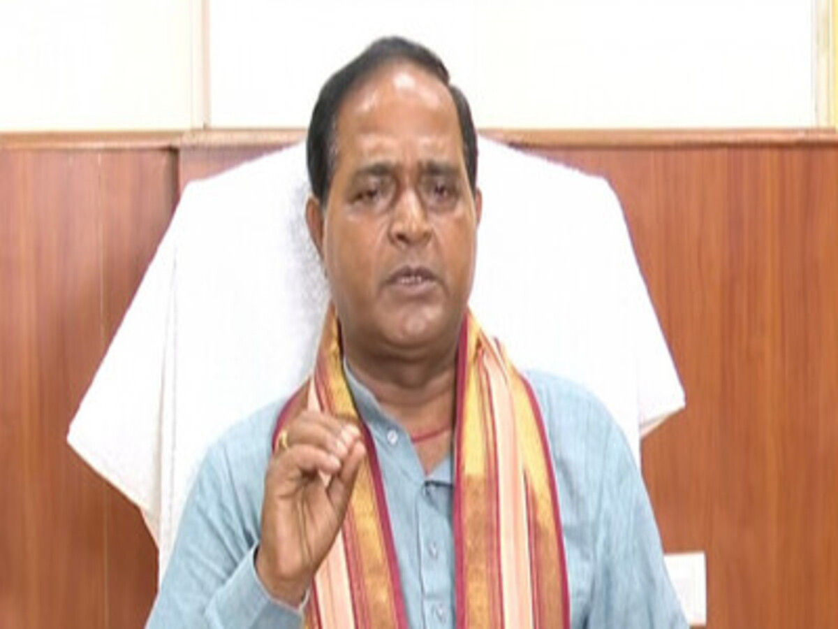 ଭୂତ ଖାଉଥିଲେ ରାସନ୍; ନୂଆ ରାସନକାର୍ଡ ଅପେକ୍ଷାରେ ୬ ଲକ୍ଷ ହିତାଧିକାରୀ ଭୂତ ଖାଉଥିଲେ ରାସନ୍; ନୂଆ ରାସନକାର୍ଡ ଅପେକ୍ଷାରେ ୬ ଲକ୍ଷ ହିତାଧିକାରୀ