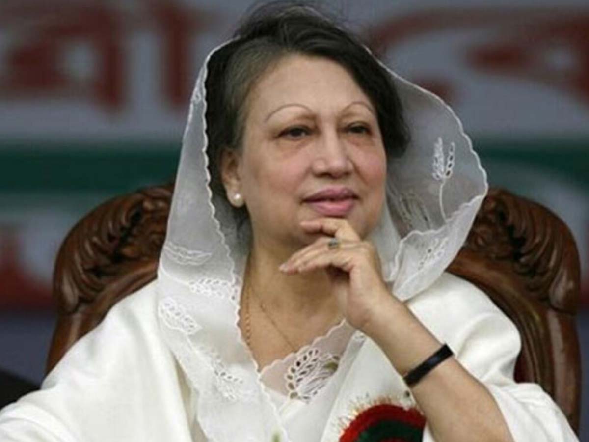 Bangladesh: अपनी सरकार अपना राज; बांग्लादेश की पूर्व प्रधानमंत्री जेल से रिहा, काट रही थीं सज़ा Bangladesh: अपनी सरकार अपना राज; बांग्लादेश की पूर्व प्रधानमंत्री जेल से रिहा, काट रही थीं सज़ा