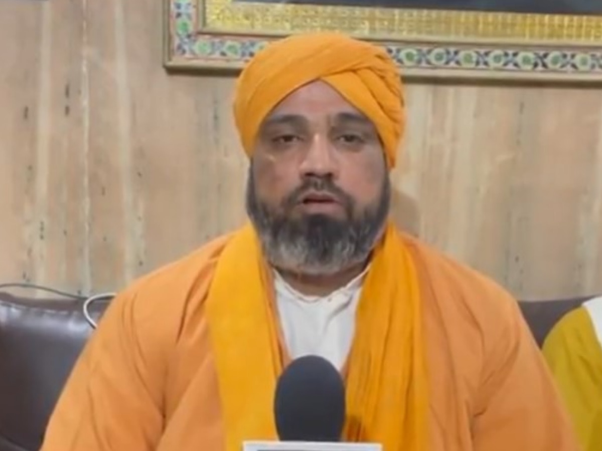 Ajmer Dargah Sharif: "हर कोई मस्जिद में मंदिर होने का दावा कर रहा है...", लोगों पर भड़कते नजर आए अजमेर दरगाह के प्रमुख