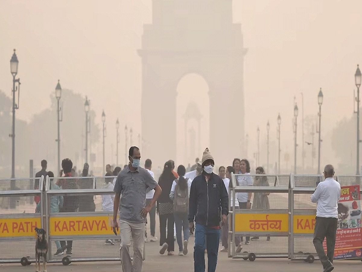 Delhi AQI Today: मामूली सुधार के बाद फिर बिगड़ी दिल्ली की आबोहवा, खराब श्रेणी में पहुंचा AQI; जानें NCR का हाल