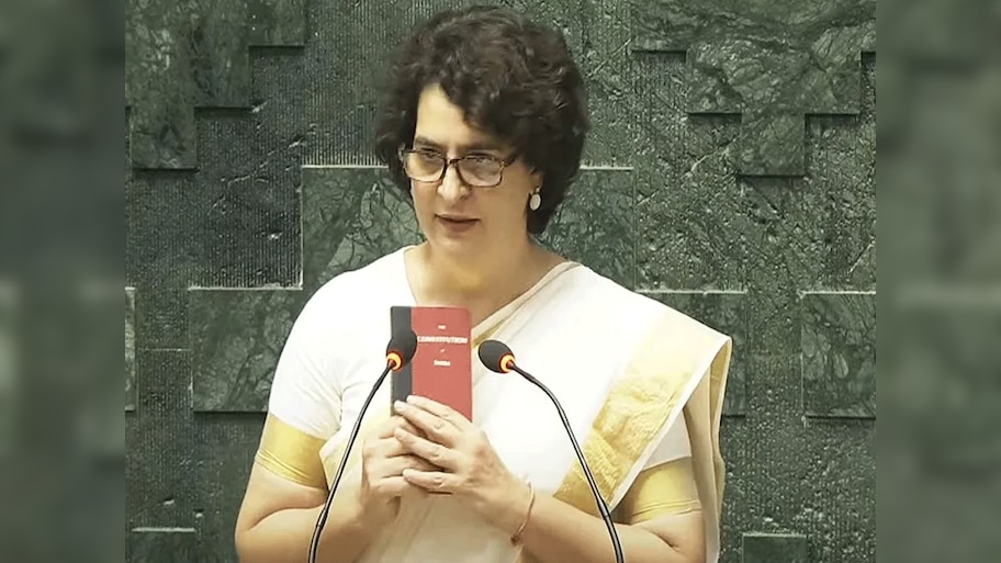 दादी के 40 साल बाद संसद पहुंची है पोती, क्या कांग्रेस की गिरती साख को बचा पाएंगी प्रियंका ?  