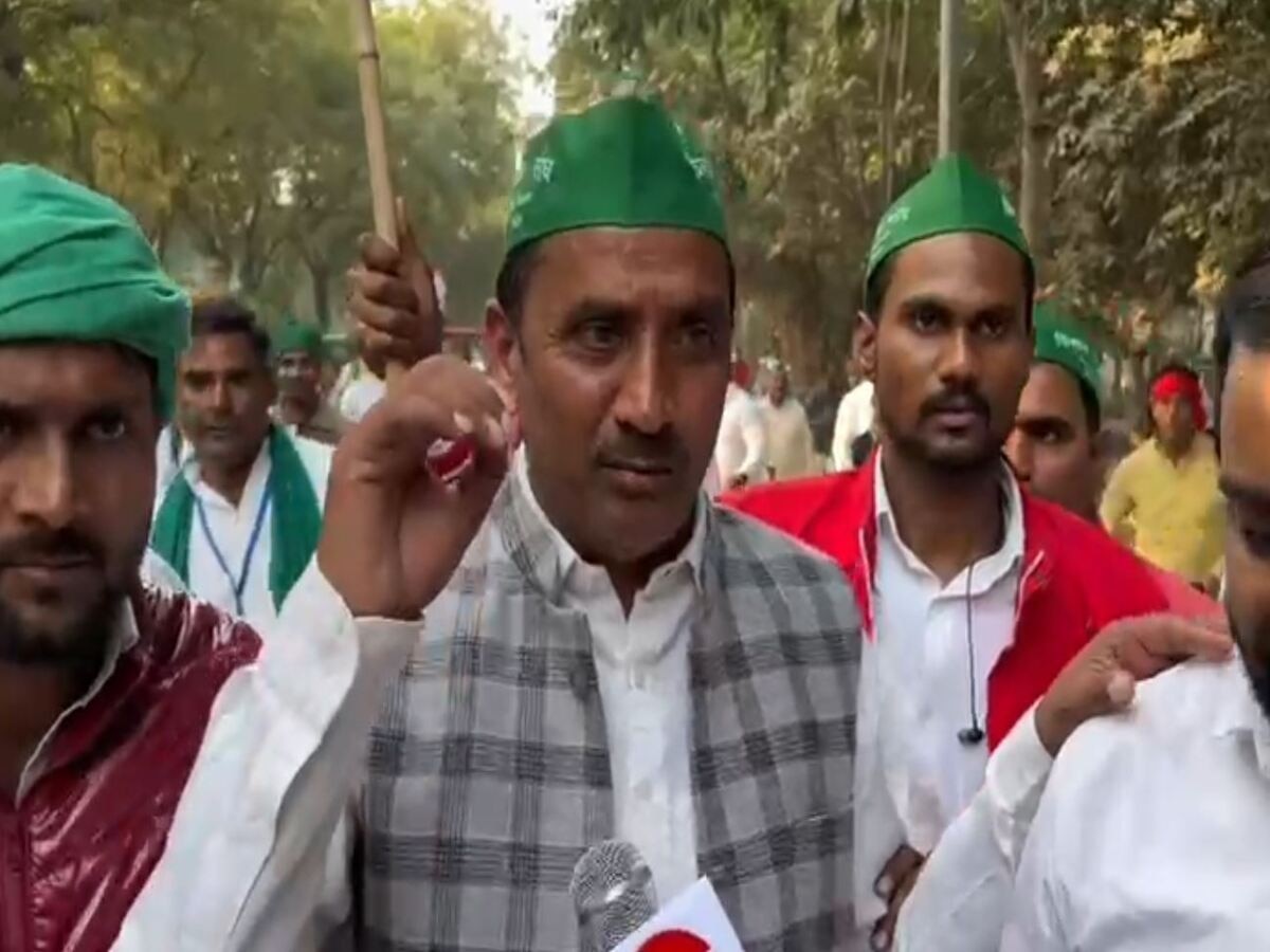 Farmer Protest: ग्रेटर नोएडा में संयुक्त किसान मोर्चा के नेतृत्व में 10 किसान संगठनों ने किया यमुना प्राधिकरण का घेराव