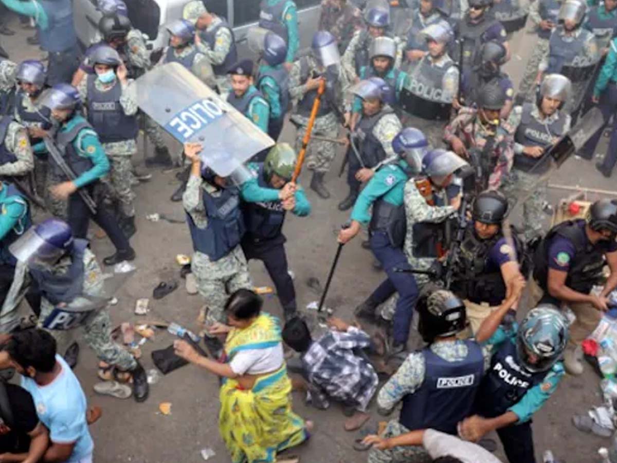 Bangladesh: कट्टरपंथी ताकतों को बांग्लादेश हाईकोर्ट का तमाचा; नहीं लगेगा ISKON पर बैन Bangladesh: कट्टरपंथी ताकतों को बांग्लादेश हाईकोर्ट का तमाचा; नहीं लगेगा ISKON पर बैन