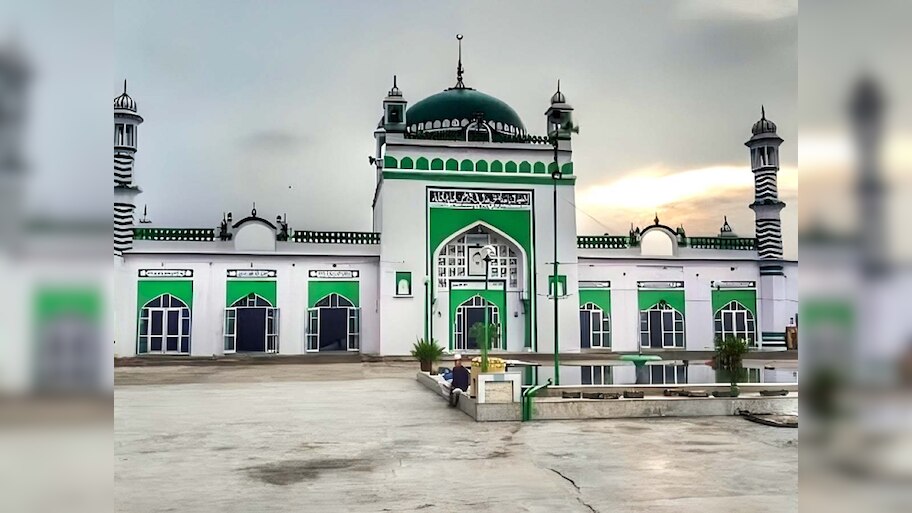 Sambhal Case: सुप्रीम कोर्ट पहुंचा संभल मस्जिद विवाद; कमेटी ने की ये मांग, कल होगी सुनवाई