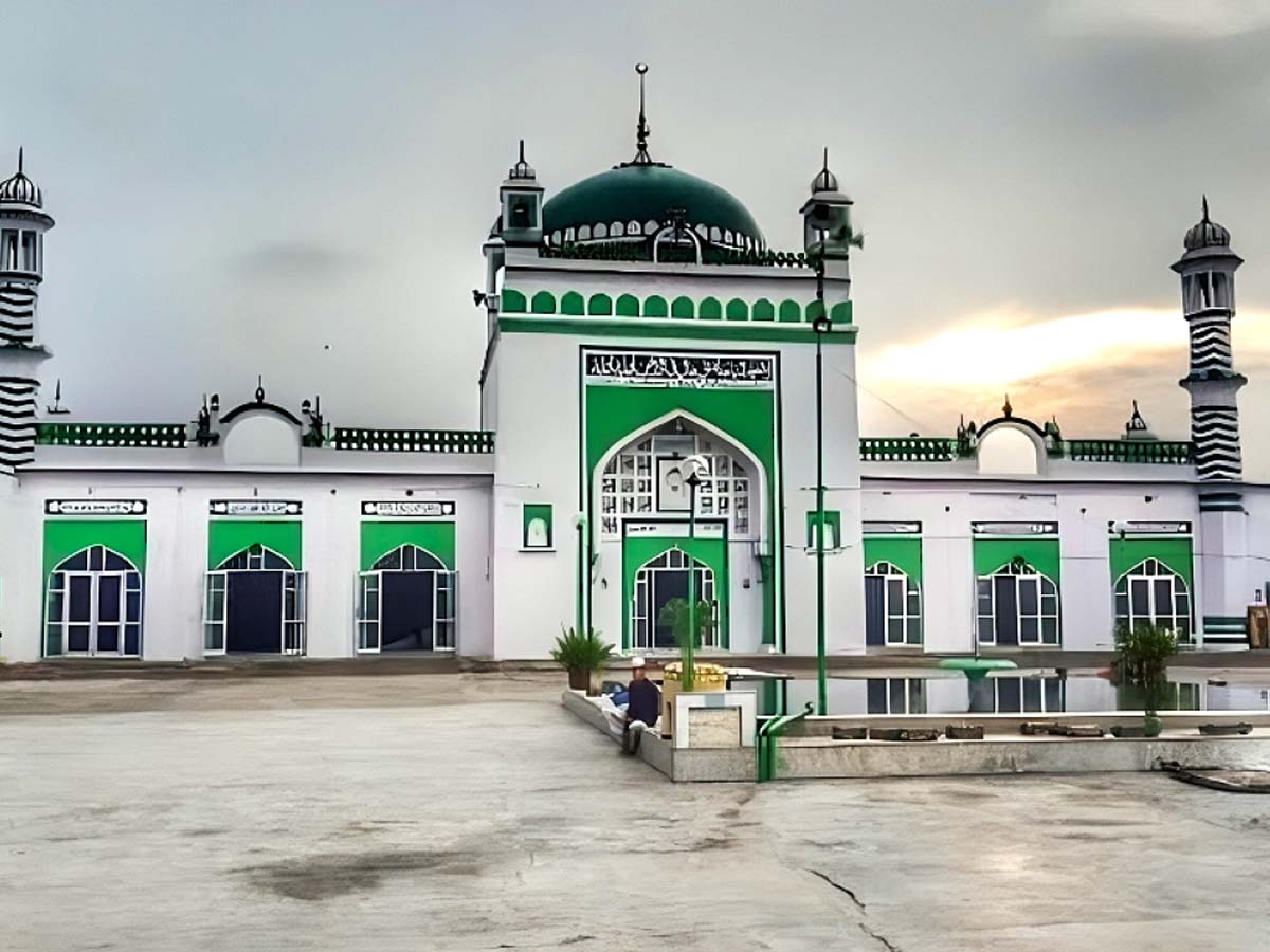 Sambhal Case: सुप्रीम कोर्ट पहुंचा संभल मस्जिद विवाद; कमेटी ने की ये मांग, कल होगी सुनवाई Sambhal Case: सुप्रीम कोर्ट पहुंचा संभल मस्जिद विवाद; कमेटी ने की ये मांग, कल होगी सुनवाई