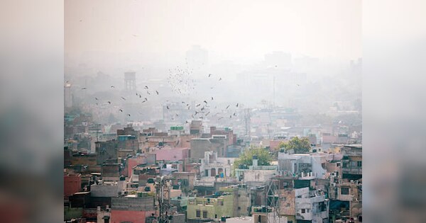 Delhi Pollution: दिल्ली में 300 पार पहुंचा AQI, NCR के इन इलाकों में इतनी जहरीली हुई हवा