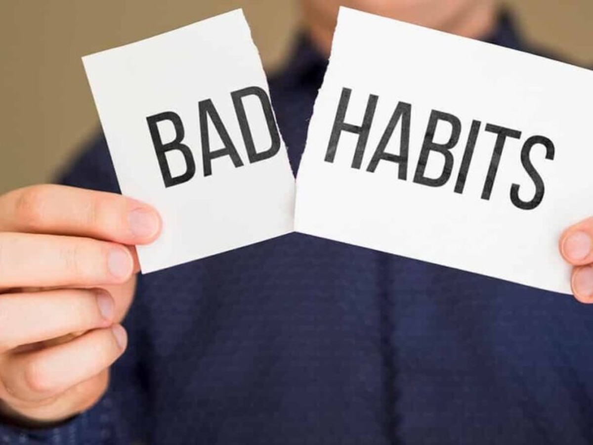 Dangerous Habits: 7 बुरी आदतें जो इंसान के जीवन को कर देता है पूरी तरह बर्बाद