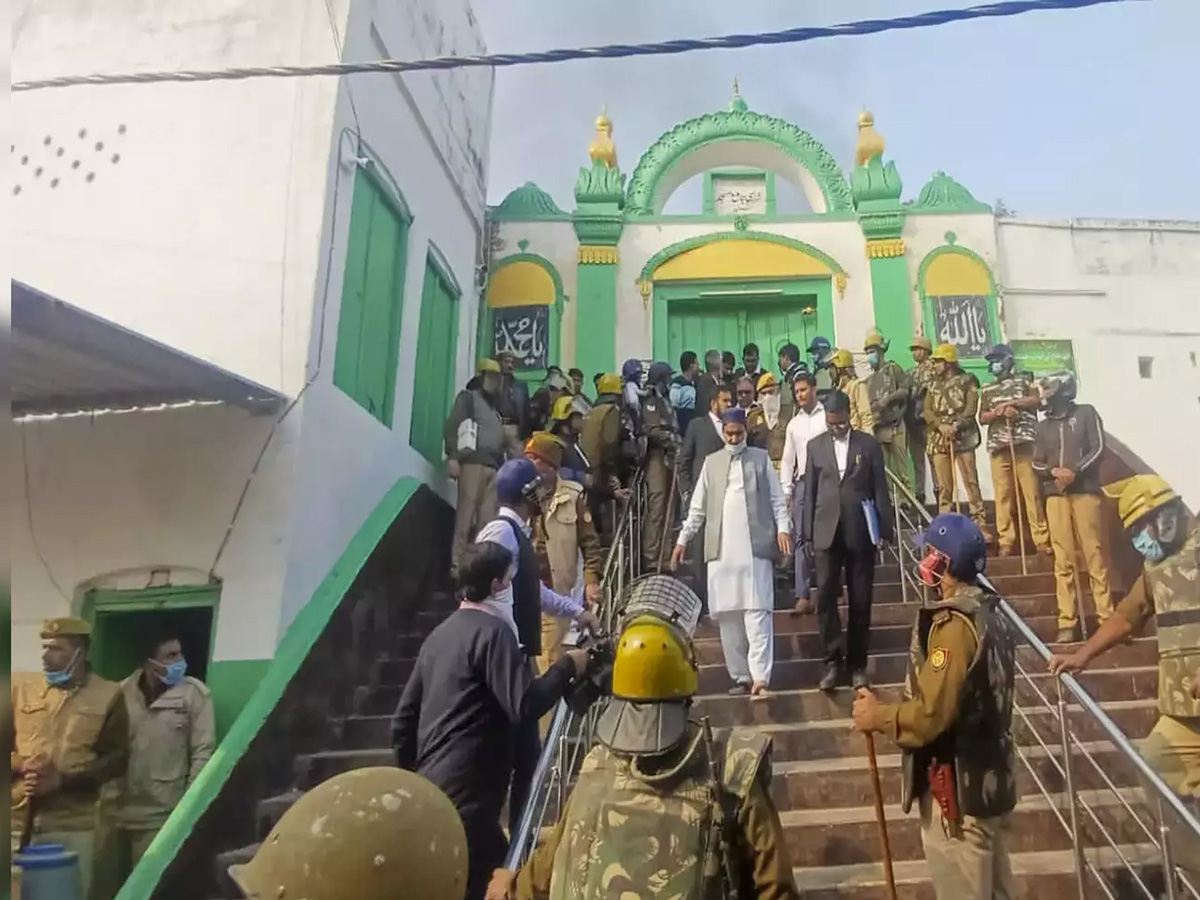 Sambhal Masjid विवाद मामले में क्या है अब तक का अपडेट? पूरी खबर पढ़ें Sambhal Masjid विवाद मामले में क्या है अब तक का अपडेट? पूरी खबर पढ़ें