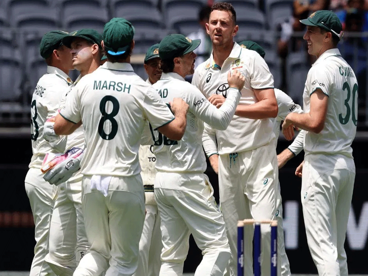 IND vs AUS: 5 ओवर, 5 विकेट....., टीम इंडिया को 36 पर किया था ढेर, अब ऑस्ट्रेलिया का ये गेंदबाज पिंक बॉल टेस्ट हुए बाहर IND vs AUS: 5 ओवर, 5 विकेट....., टीम इंडिया को 36 पर किया था ढेर, अब ऑस्ट्रेलिया का ये गेंदबाज पिंक बॉल टेस्ट हुए बाहर