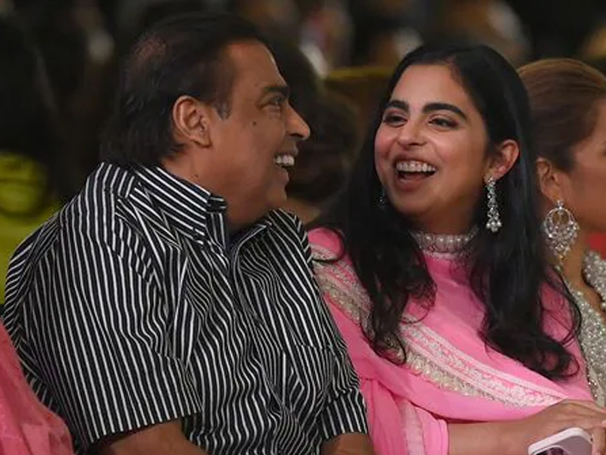 मंथली सैलरी है 35 लाख रुपये