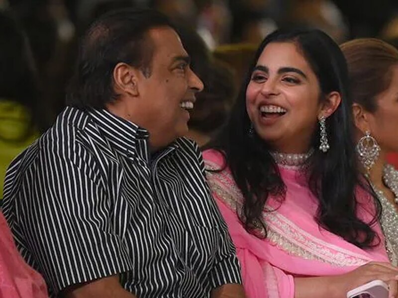 मंथली सैलरी है 35 लाख रुपये