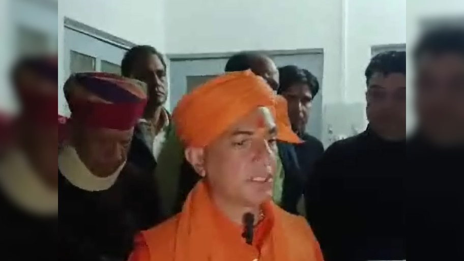Churu News: सर्व सनातन समाज ने बांग्लादेश में हिन्दुओं पर हो रहे अत्याचार का विरोध, हिन्दू संगठनों ने सौंपा ज्ञापन