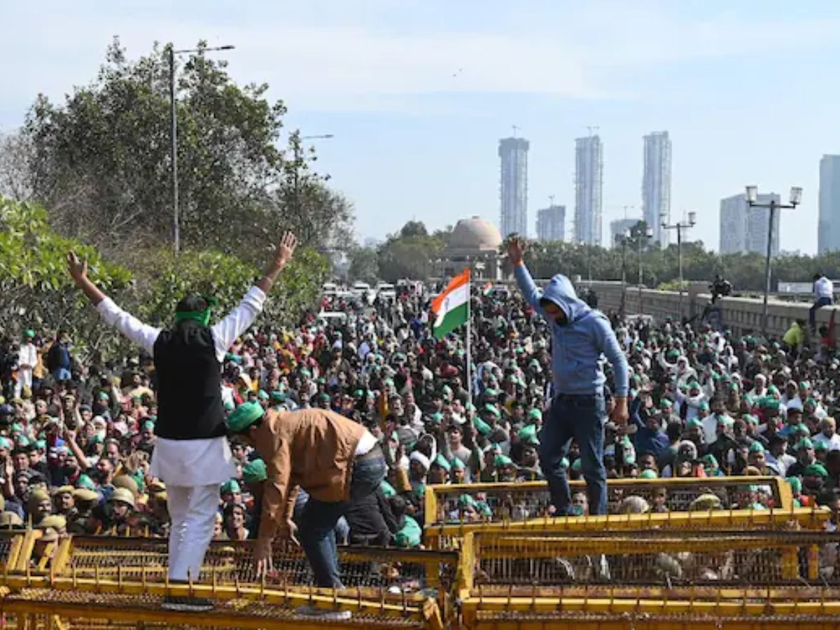 Delhi Chalo march: क्या है अब किसानों की मांग, क्यों कर रहे दिल्ली कूच? नोएडा बॉर्डर पर भारी ट्रैफिक जाम 