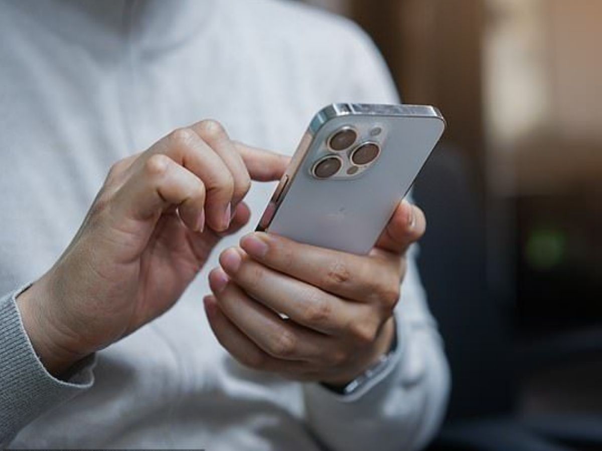 इन फोन्स पर काम करेंगे AI फीचर्स