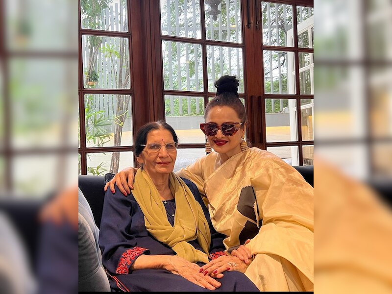 Rekha house Name on mother name located Bungalow near Shah rukh Khan ...