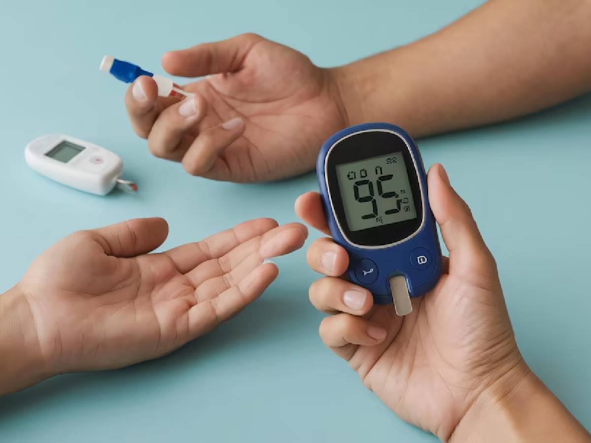 ब्लड शुगर का अचूक इलाज है ये जापानी फल, खाते ही स्किन भी लगेगी चमकने!