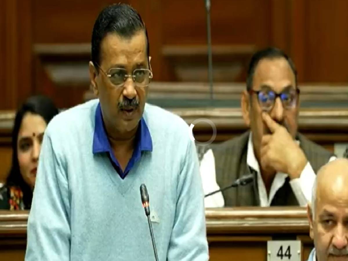 Delhi Assembly: पंजाब को बदनाम करने के लिए रची जा रही बड़ी साजिश, बादल पर हमले के बाद बोले केजरीवाल