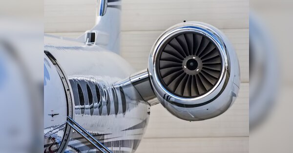 Private jet engine mileage and fuel type | क्या प्राइवेट जेट में पड़ता ...