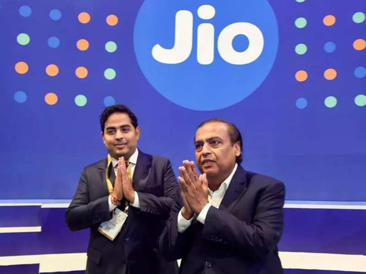 Reliance Jio: पहले किया महंगा, अब मुकेश अंबानी लाए सुपरहिट प्लान, फ्री कॉलंग, OTT और कीमत सिर्फ...