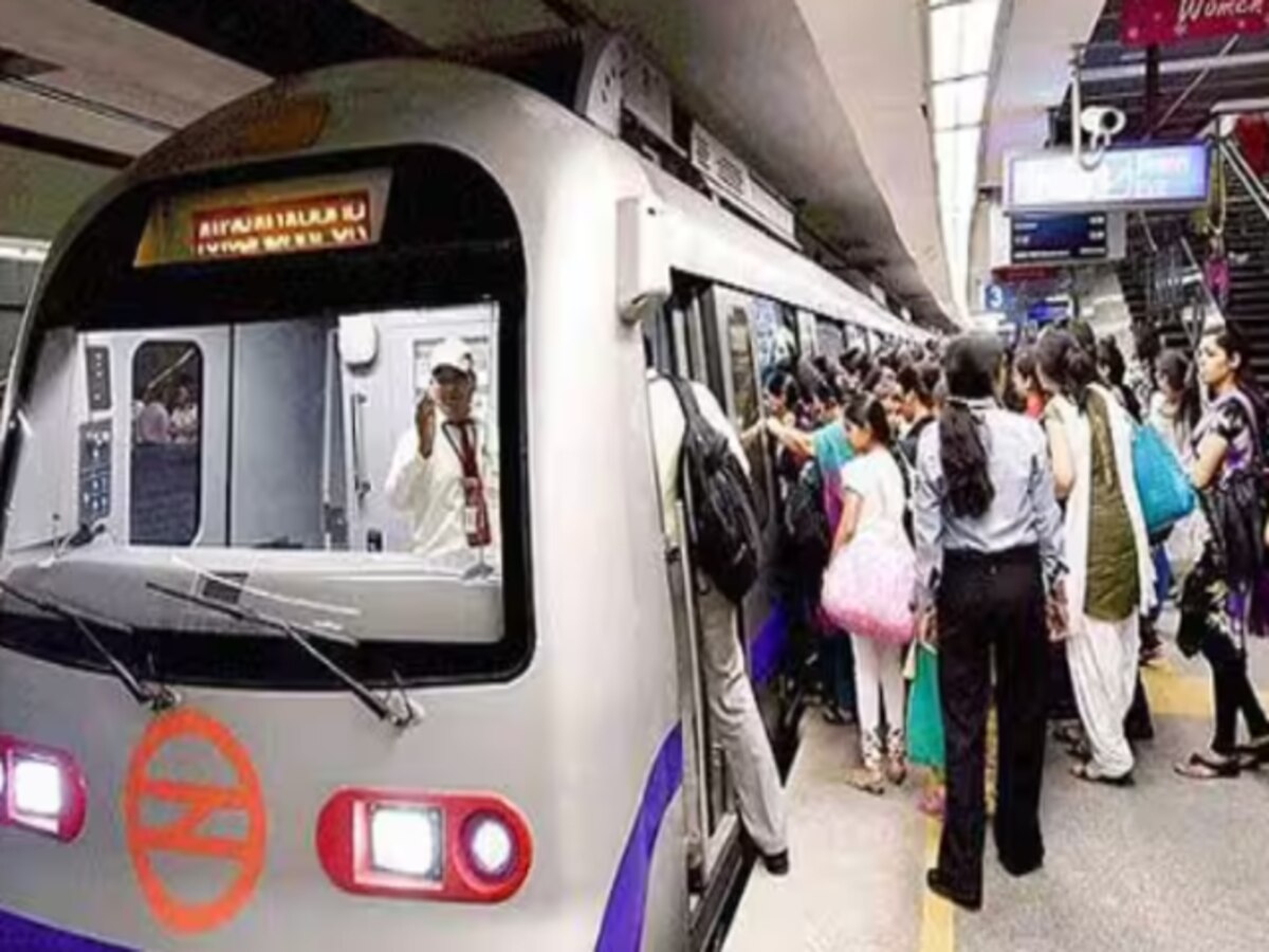 Delhi Metro: यात्रियों की बढ़ी मुश्किलें, केबल चोरी होने से धीमी हुई दिल्ली मेट्रो की रफ्तार