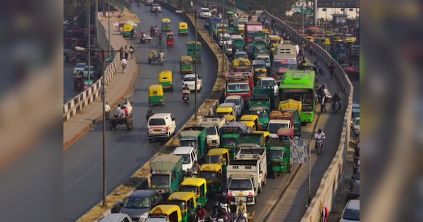 Delhi Pollution: प्रदूषण में हुआ सुधार, दिवाली के बाद पहली बार 200 से नीचे पहुंचा AQI, GRAP 4 प्रतिबंध भी हटा