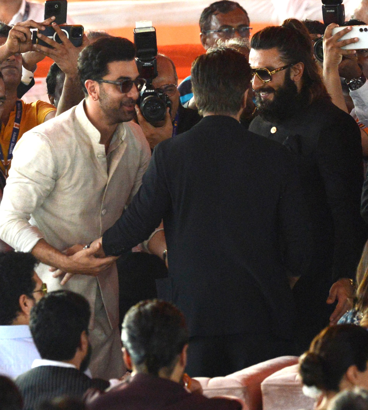 शाहरुख खान से मिले रणबीर और रणवीर