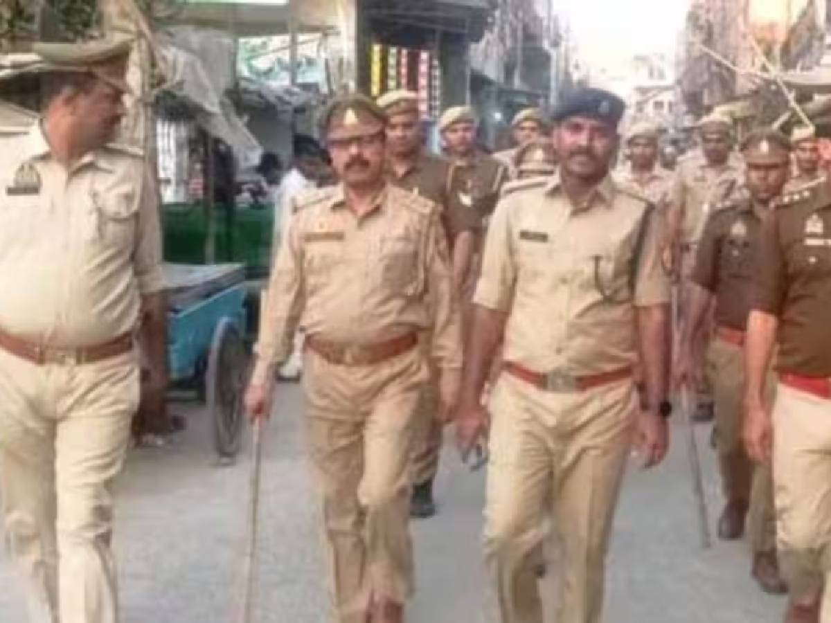 Ghaziabad: मस्जिद में नमाज पर लगी पाबंदी; अवैध निर्माण का आरोप, सिंचाई विभाग ने जारी की नोटिस