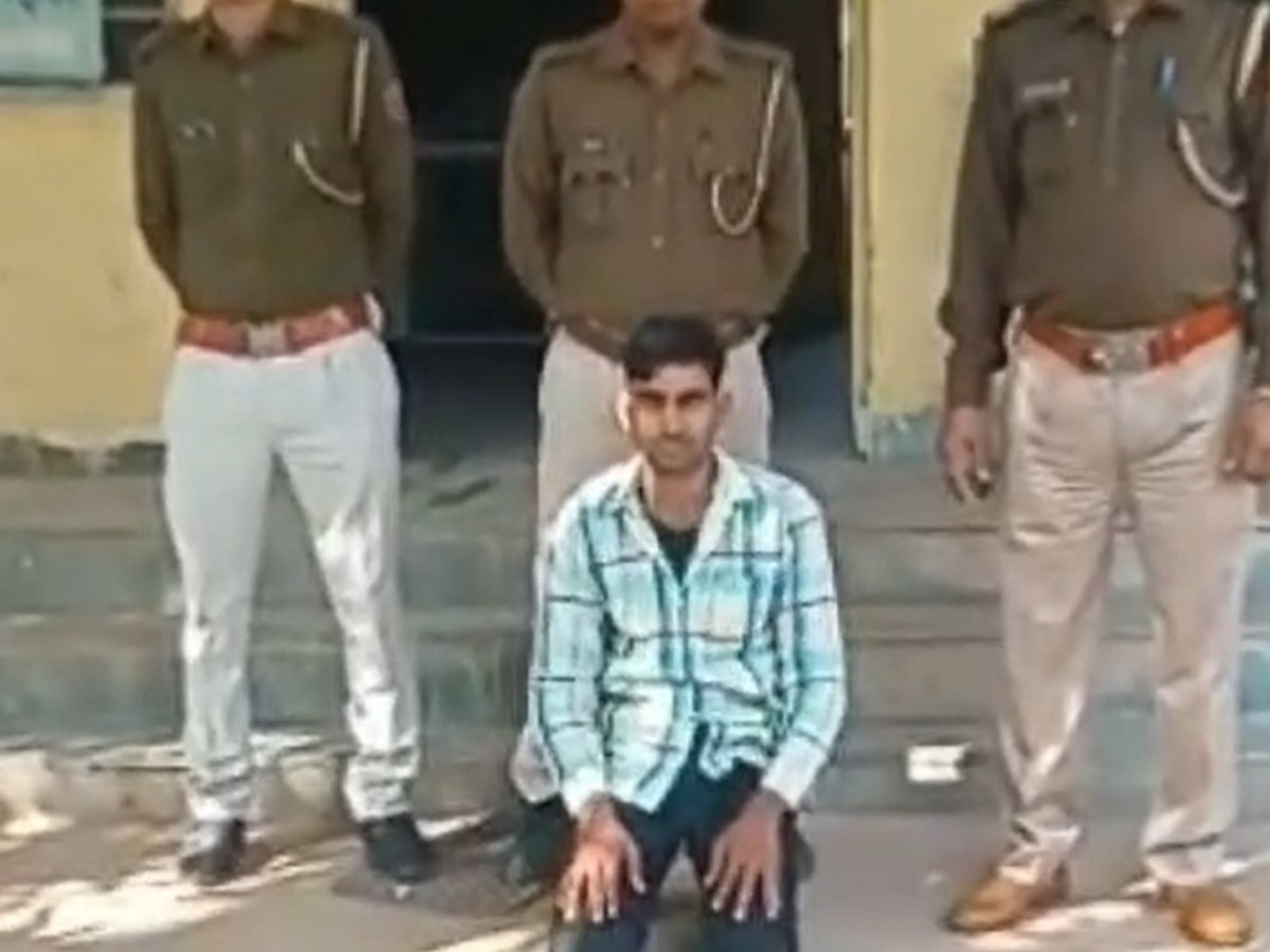 Karauli News: हत्या के मामले में फरार था इनामी बदमाश, कैला देवी पुलिस ने किया गिरफ्तार Karauli News: हत्या के मामले में फरार था इनामी बदमाश, कैला देवी पुलिस ने किया गिरफ्तार