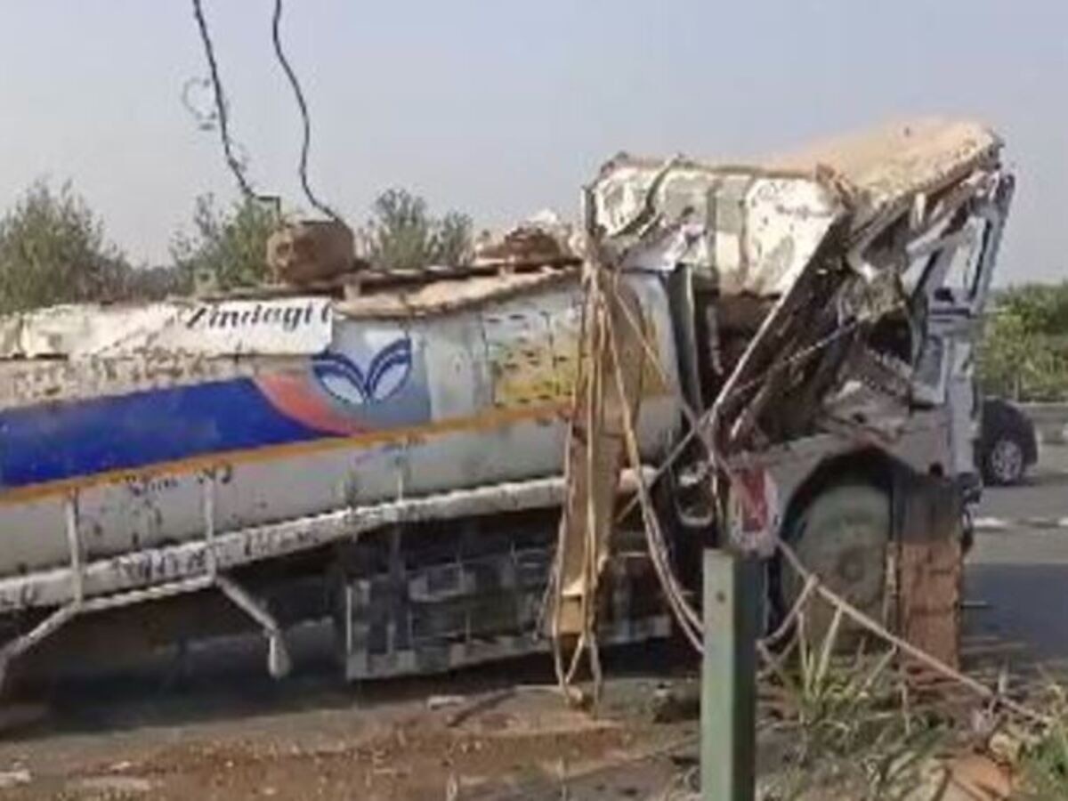 Accident: डबल डेकर बस और पानी के टैंकर की बीच टक्कर, छह की मौत 19 घायल 