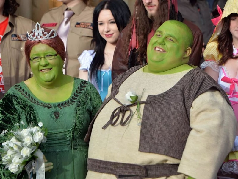 शादी के गिफ्ट्स के बजाय कैंसर चैरिटी के लिए दान