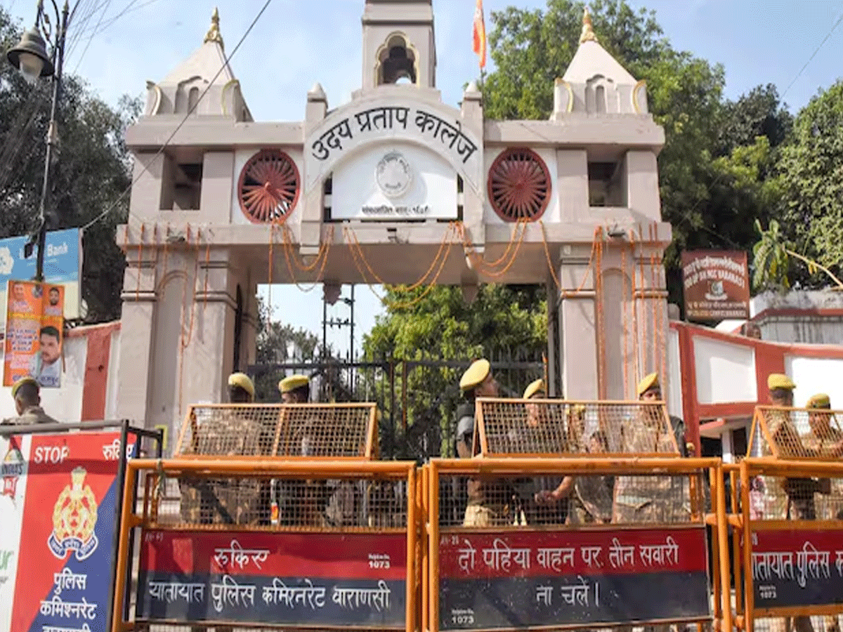 वाराणसी: UP कॉलेज में मस्जिद-मजार विवाद में पुलिस की बड़ी कार्रवाई, ज्ञानवापी पक्षकार समेत 4 गिरफ्तार, भेजा जेल वाराणसी: UP कॉलेज में मस्जिद-मजार विवाद में पुलिस की बड़ी कार्रवाई, ज्ञानवापी पक्षकार समेत 4 गिरफ्तार, भेजा जेल