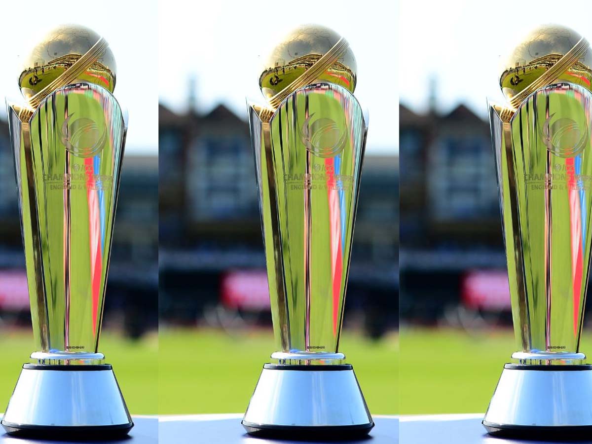 अवार्ड- ट्रॉफी