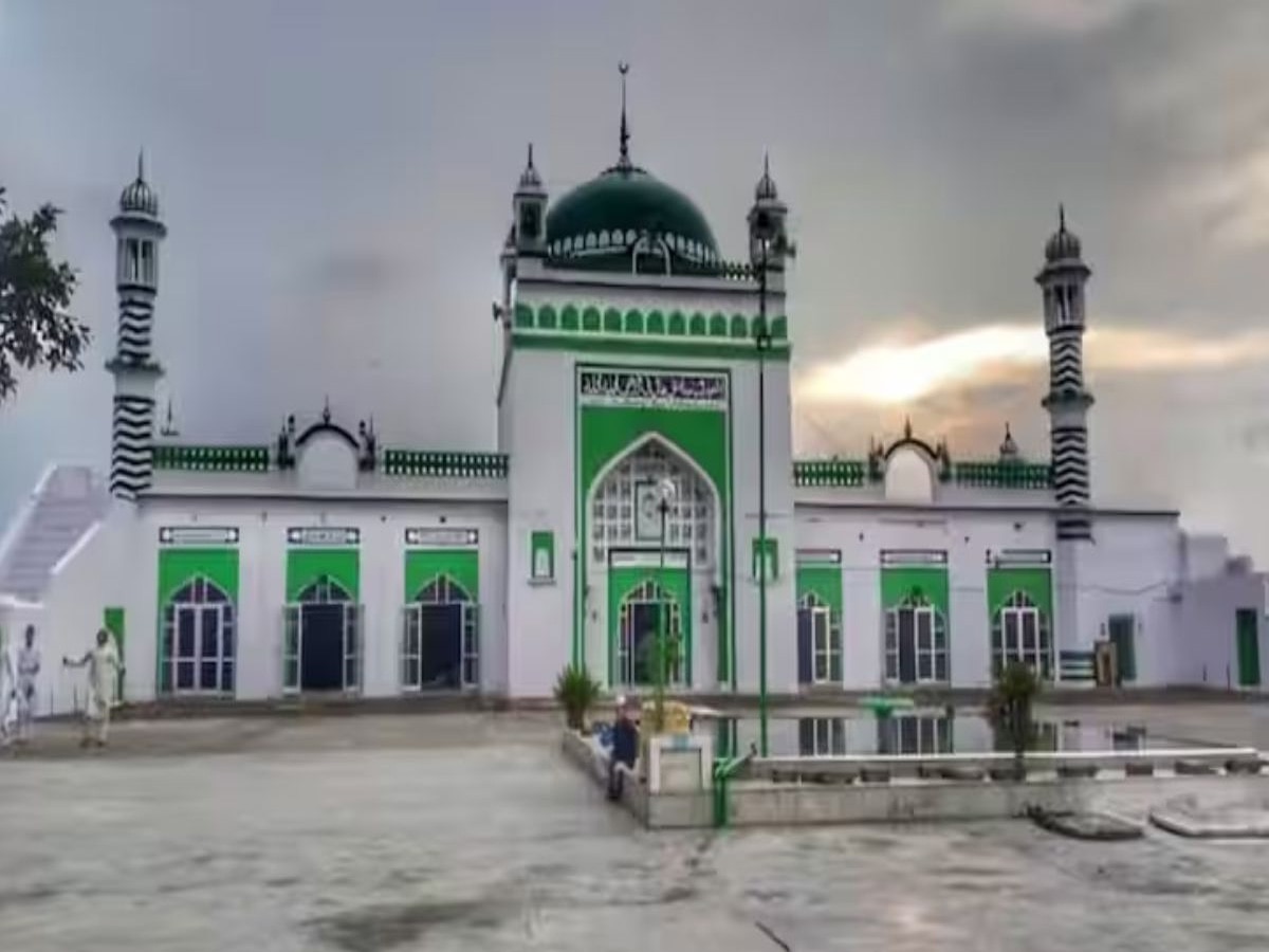 Sambhal Masjid: कमिश्नर ने क्यों नहीं पेश की सर्वे रिपोर्ट; मांगा 15 दिन का वक्त