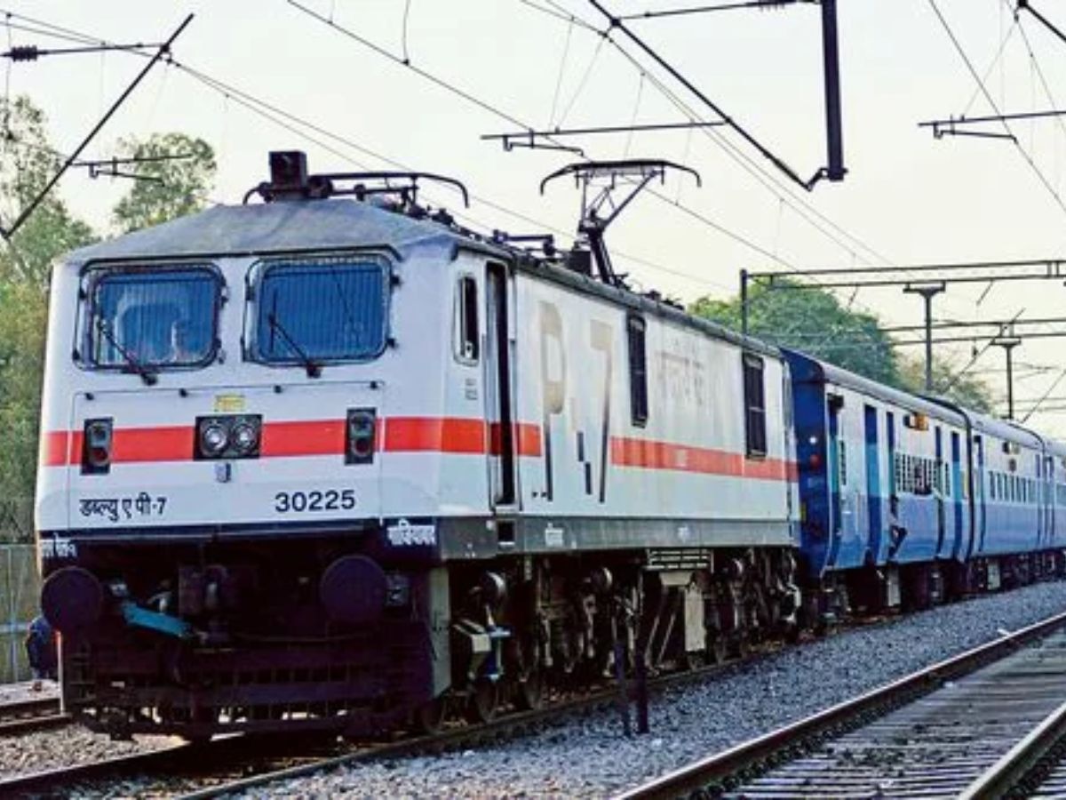 Mahakumbha Special Train: ମହାକୁମ୍ଭ ମେଳା ପାଇଁ ପୁରୀରୁ ଗଡିବ ସ୍ୱତନ୍ତ୍ର ଟ୍ରେନ, ଯାତ୍ରୀଙ୍କୁ ଦେବାକୁ ହେବ ଏତିକି ଟଙ୍କା