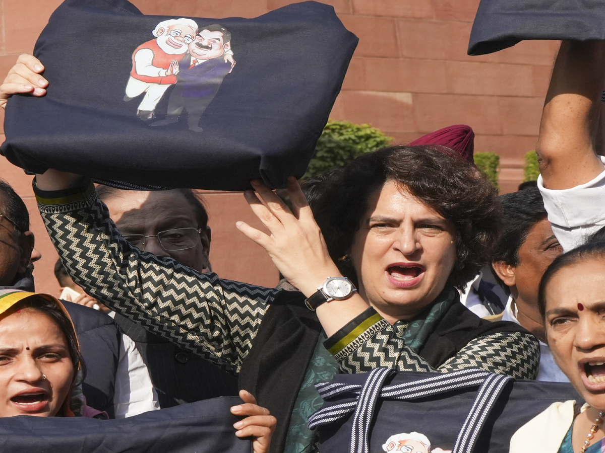 Priyanka Gandhi: सोरोस मामला 1994 का.. अडानी पर चर्चा से डरती है BJP; प्रियंका का सरकार पर करारा प्रहार Priyanka Gandhi: सोरोस मामला 1994 का.. अडानी पर चर्चा से डरती है BJP; प्रियंका का सरकार पर करारा प्रहार
