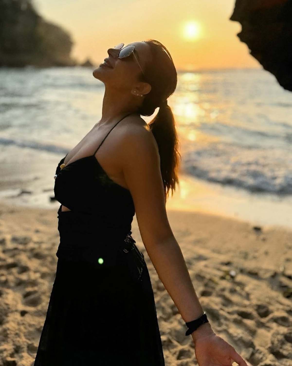 ब्लैक ड्रेस