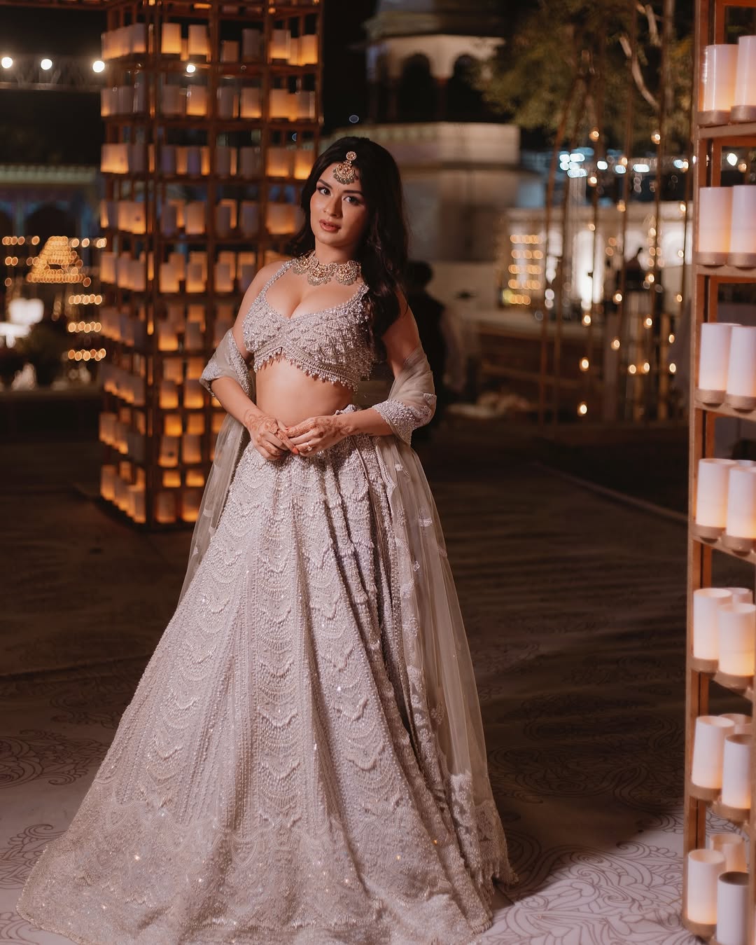 डीपनेक ब्लाउज