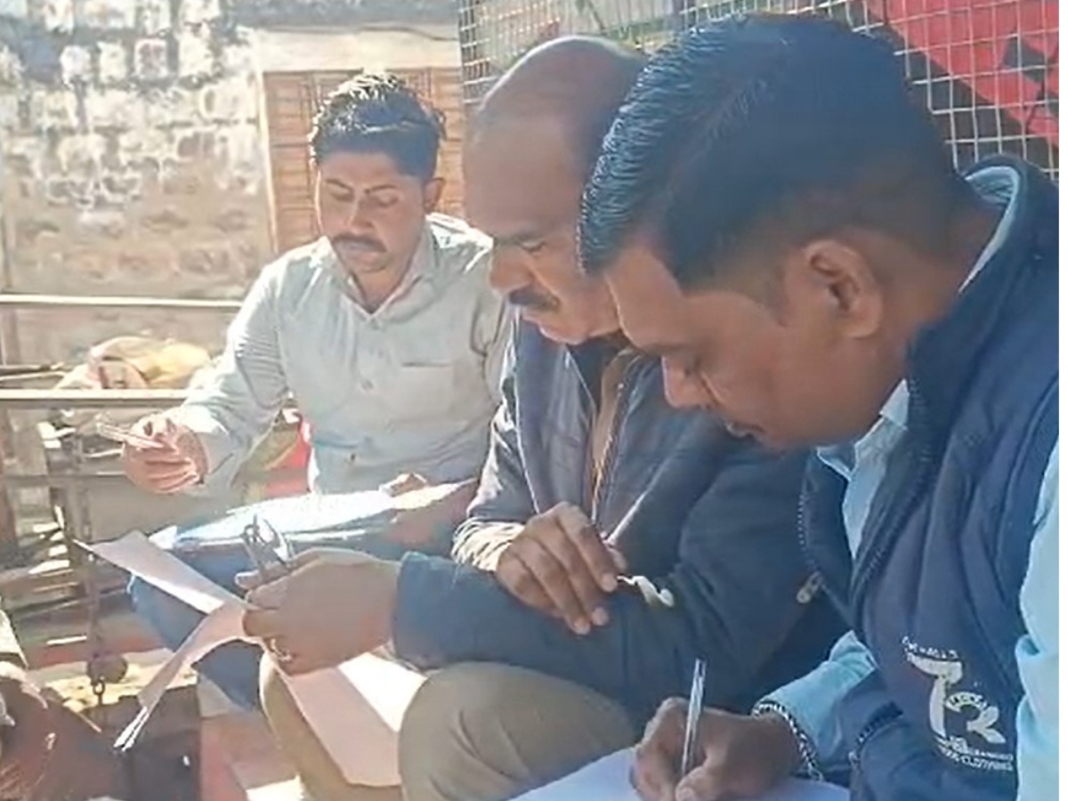 Baran News: ट्रैक्टर ट्रॉली ने बाईक सवार को मारी जोरदार टक्कर, एक की मौत, दूसरा गंभीर रूप से घायल Baran News: ट्रैक्टर ट्रॉली ने बाईक सवार को मारी जोरदार टक्कर, एक की मौत, दूसरा गंभीर रूप से घायल