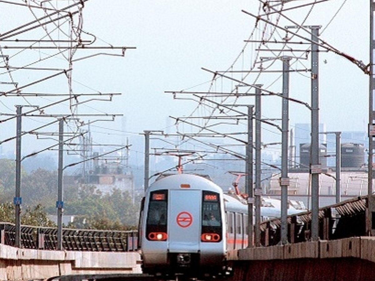 How Much Electricity Delhi Metro Consume Daily Know features of DMRC ...