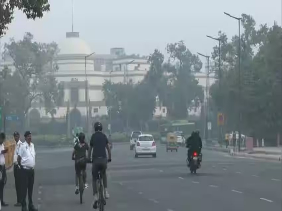 Delhi Pollution: दिल्ली में पांचवी तक हाइब्रिड मोड में चलेंगी कक्षाएं, NCR में प्रदूषण को लेकर फिर से सख्ती 